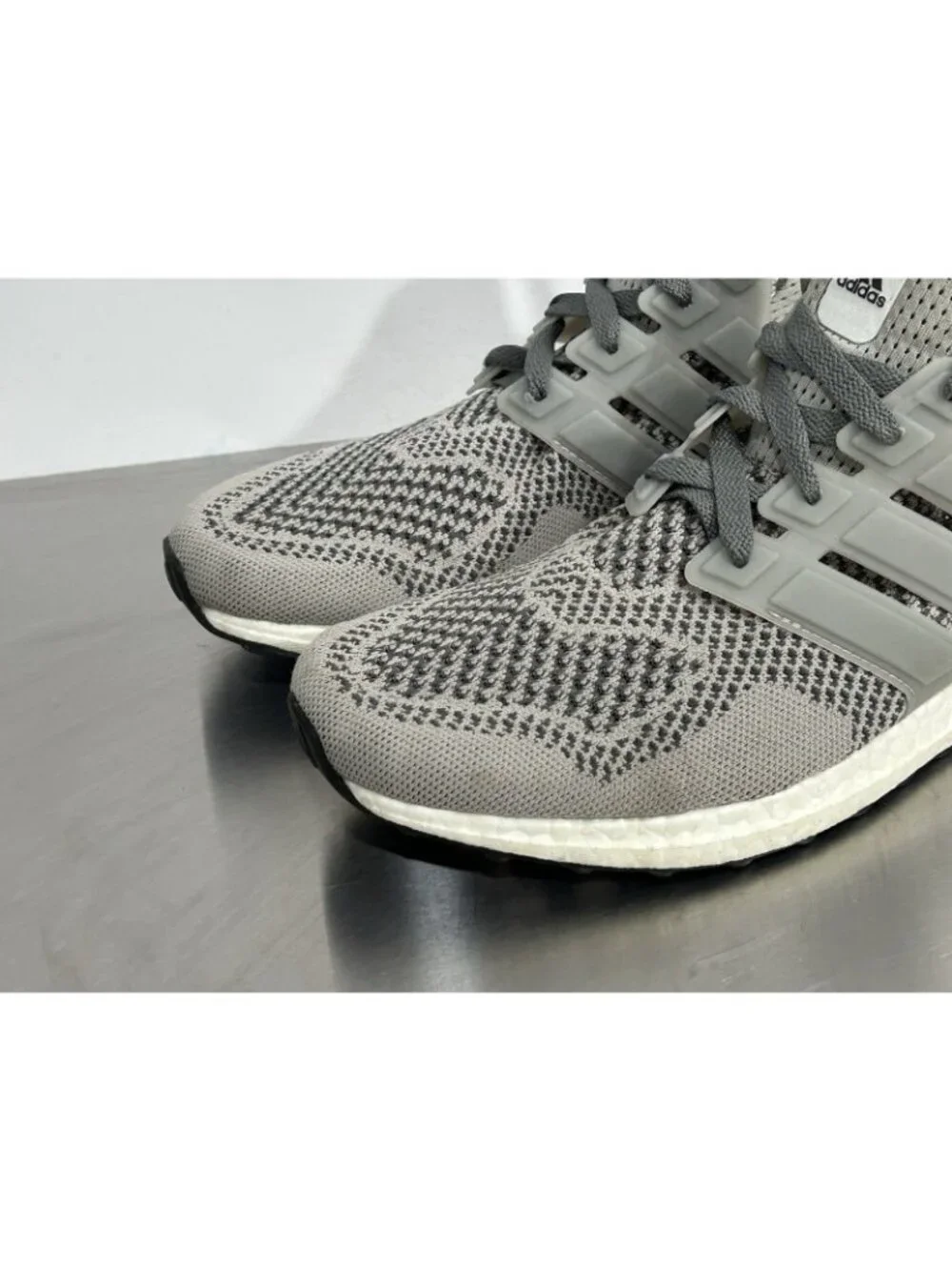 adidas Ultraboost 1.0 DNA Grey Scarlet Red Men’s 10.5 Running Shoes HR0062